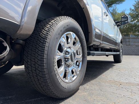 Used 2022 Ford F250 Lariat w/ Lariat Ultimate Package AWD/4WD image 7