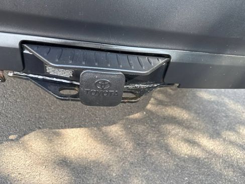 Used 2018 Toyota Highlander Plus AWD/4WD image 17