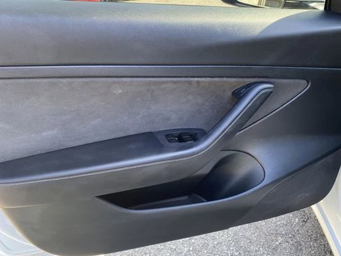 Used 2021 Tesla Model 3 Standard Range Plus image 11