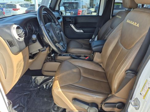 Used 2014 Jeep Wrangler Unlimited Sahara w/ Max Tow Package AWD/4WD image 16