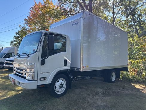 New 2024 Chevrolet Low Cab Forward image 4