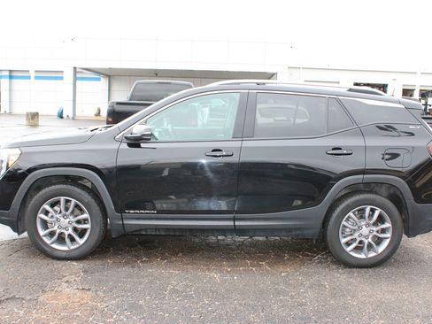 Used 2024 GMC Terrain SLT image 6