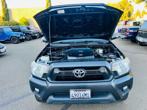 Used 2014 Toyota Tacoma 4x4 Double Cab w/ TRD Sport Package image 10