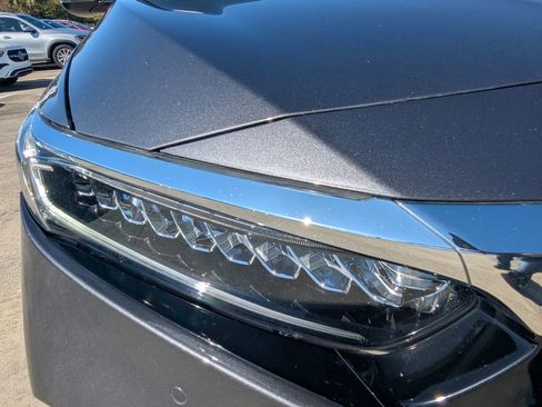 Used 2018 Honda Accord Touring image 21