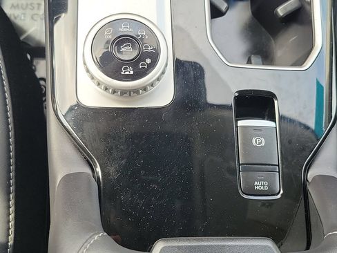 Used 2025 Mitsubishi Outlander SE AWD/4WD image 31