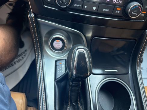 Used 2016 Nissan Maxima SR FWD image 31