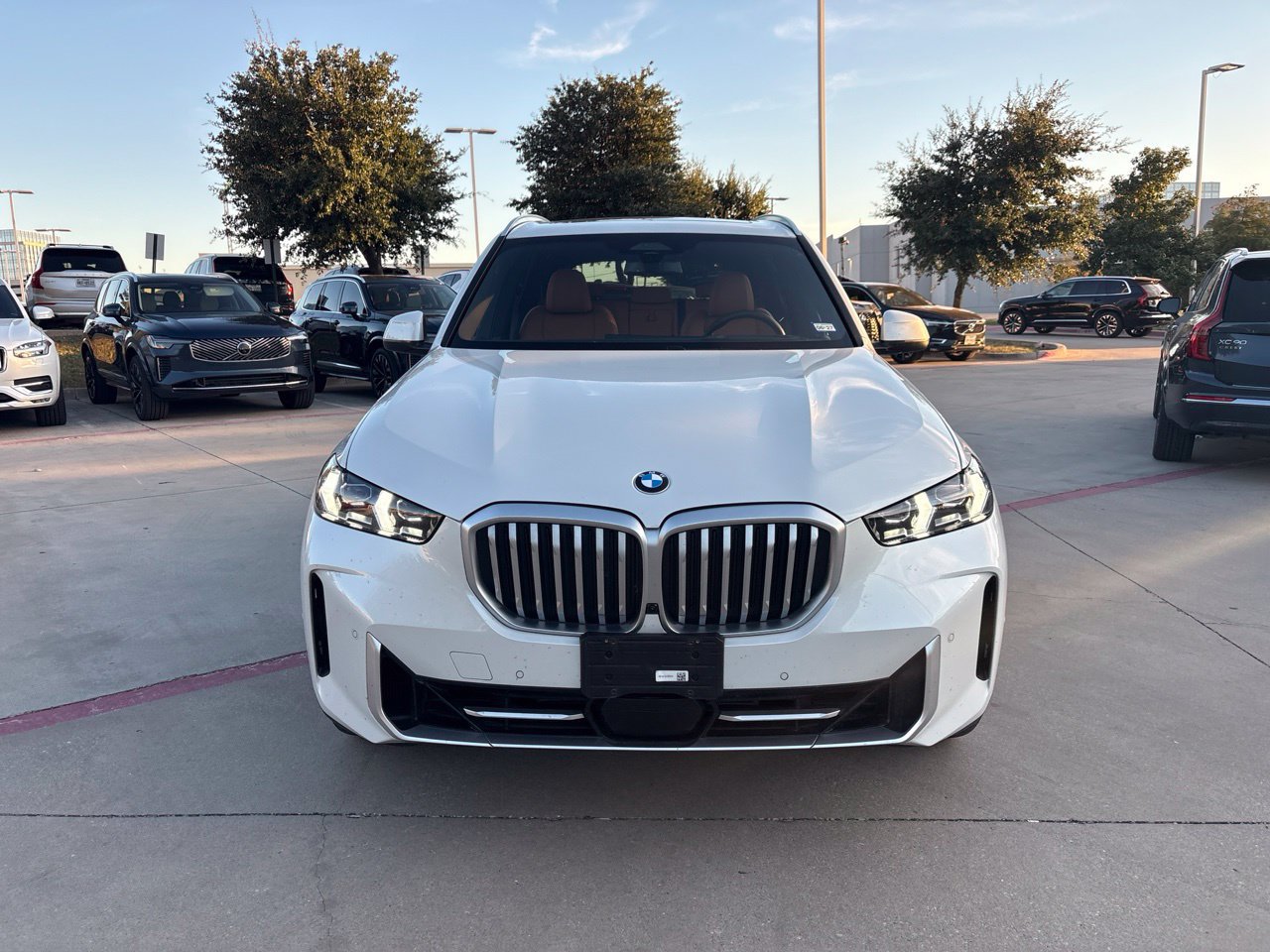 Used 2025 BMW X5 xDrive40i w/ Parking Assistance Package AWD/4WD image 2
