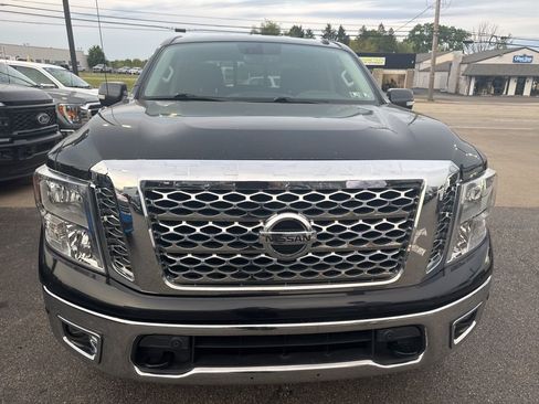 Used 2017 Nissan Titan SV AWD/4WD image 2