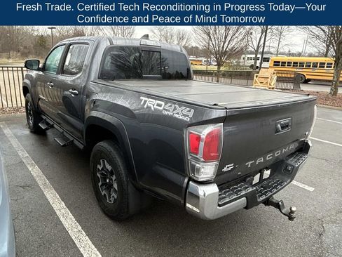 Used 2021 Toyota Tacoma TRD Off-Road image 2
