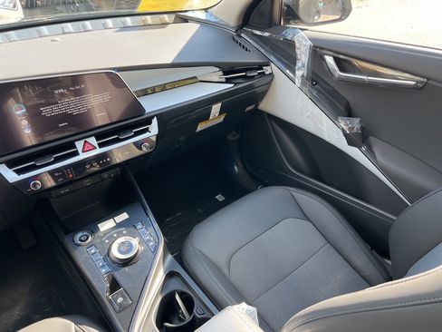 New 2025 Kia Niro Wind image 11