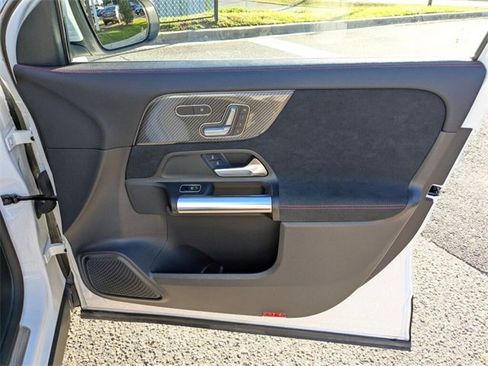 Used 2022 Mercedes-Benz GLA 35 AMG 4MATIC image 40