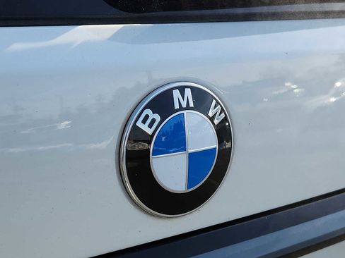 Certified 2024 BMW X7 xDrive40i w/ M Sport Package image 28