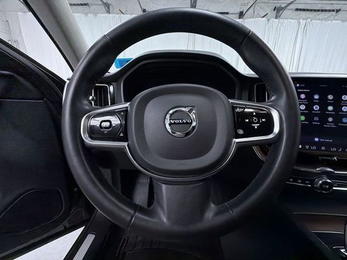 Used 2023 Volvo XC60 B5 Plus AWD/4WD image 16