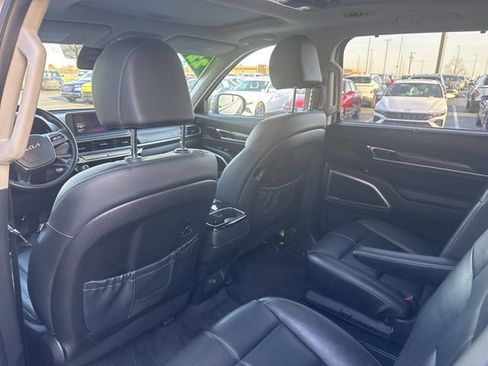 Used 2022 Kia Telluride EX w/ EX Premium Package image 12
