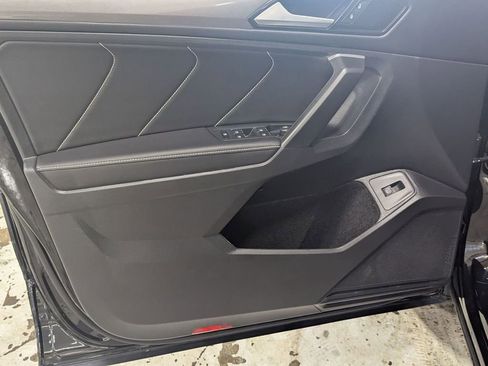 Used 2024 Volkswagen Tiguan SE R-Line image 16