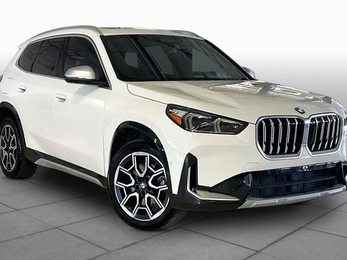 Used 2023 BMW X1 xDrive28i w/ Convenience Package AWD/4WD image 2