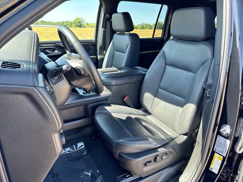 Used 2024 Chevrolet Suburban LT AWD/4WD image 11