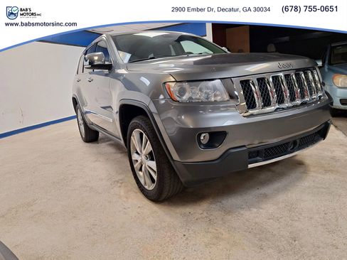 Used 2013 Jeep Grand Cherokee Overland w/ Advance Technology Group image 38