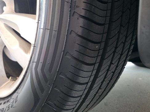 Used 2011 Hyundai Tucson GLS image 21