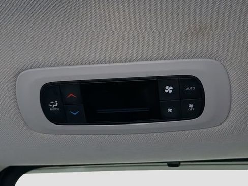 Used 2020 Chrysler Pacifica Touring-L FWD image 24