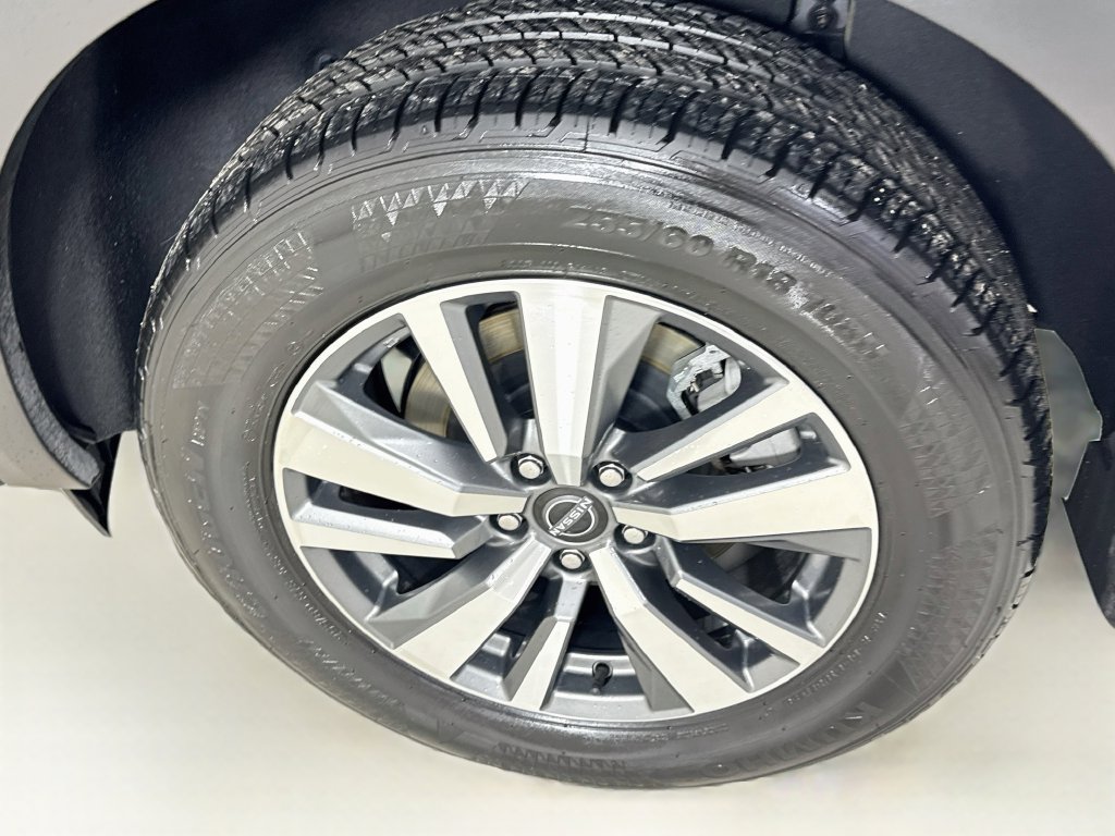 Used 2025 Nissan Pathfinder SL FWD image 42