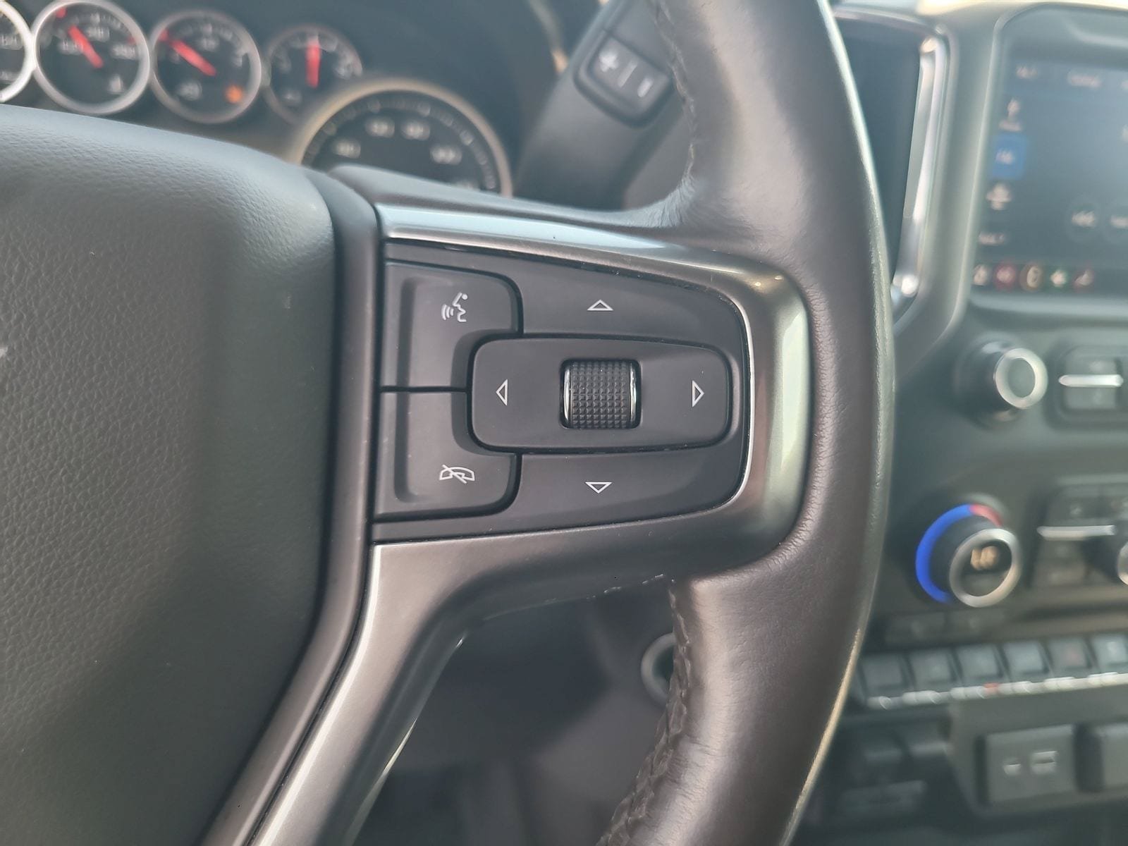 Used 2020 Chevrolet Silverado 1500 RST AWD/4WD image 15