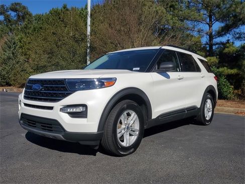 Used 2021 Ford Explorer XLT w/ Equipment Group 202A image 31