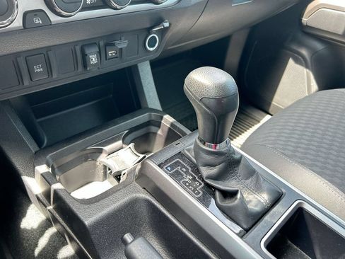 Used 2023 Toyota Tacoma SR5 AWD/4WD image 18