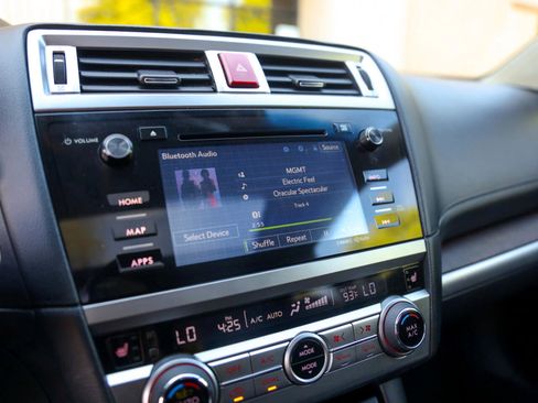 Used 2017 Subaru Outback 3.6R Limited image 7