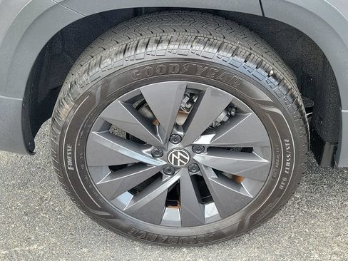 Used 2023 Volkswagen Taos S FWD image 6