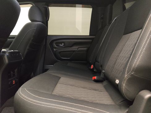 Used 2019 Nissan Titan SV w/ SV Convenience Package RWD image 18