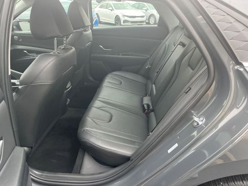 Used 2025 Hyundai Elantra Limited image 23