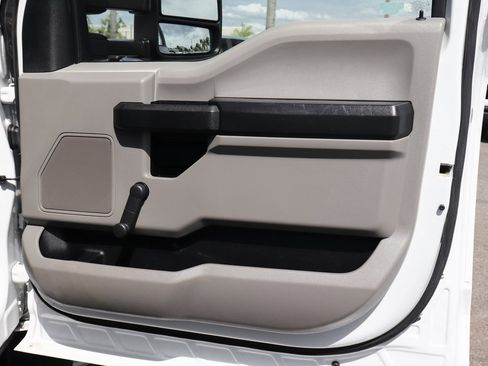 Used 2017 Ford F550 XL image 31