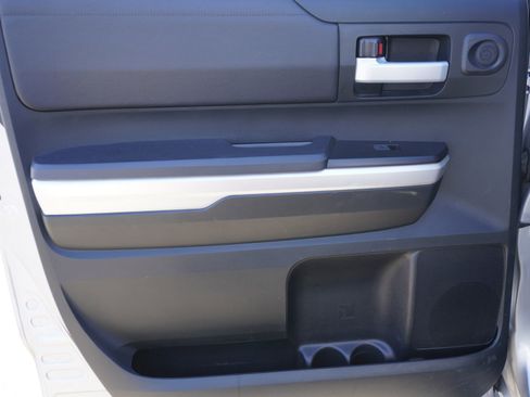 Used 2017 Toyota Tundra SR5 w/ SR5 Upgrade Package image 13