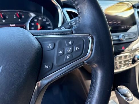 Used 2021 Chevrolet Equinox LT FWD image 24