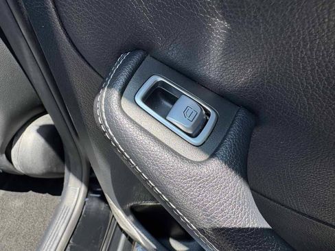 Used 2015 Mercedes-Benz C 300 4MATIC Sedan image 38