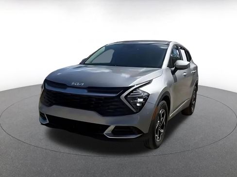 Used 2025 Kia Sportage LX image 7