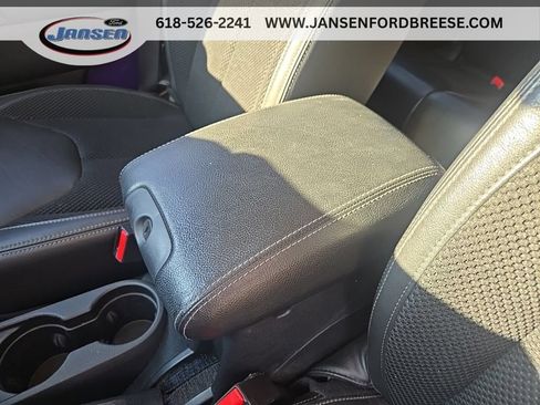 Used 2017 Jeep Wrangler Unlimited Sahara AWD/4WD image 35