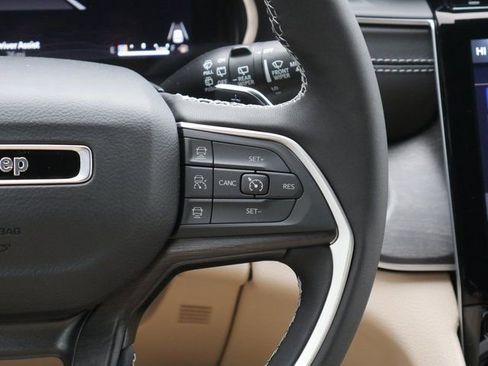 New 2025 Jeep Grand Cherokee Limited w/ Luxury Tech Group II image 20