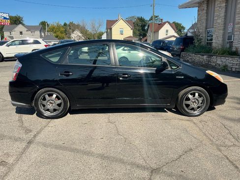 Used 2007 Toyota Prius Touring w/ Pkg 1 FWD image 2