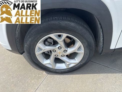 Used 2024 Chevrolet Trax LS w/ LS Convenience Package image 7