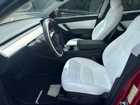 Used 2022 Tesla Model Y Long Range AWD/4WD image 8