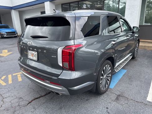 Used 2024 Hyundai Palisade Calligraphy image 3