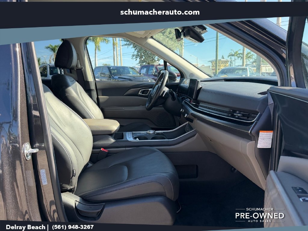 Used 2026 Kia Carnival LXS FWD image 18