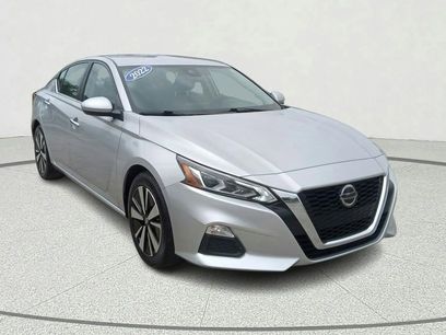 Used 2022 Nissan Altima 2.5 SV