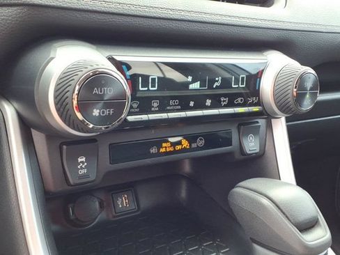 Used 2025 Toyota RAV4 XLE FWD image 14
