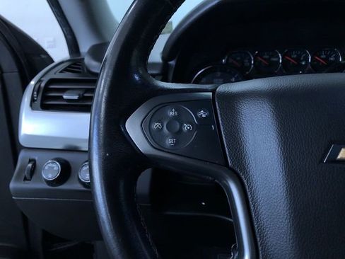 Used 2019 Chevrolet Suburban LT image 19