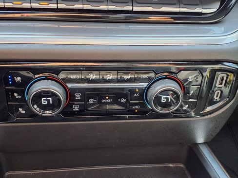 Used 2024 Chevrolet Silverado 1500 High Country w/ High Country Premium Package AWD/4WD image 5