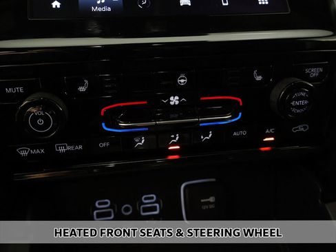 Used 2024 Jeep Grand Cherokee L Laredo AWD/4WD image 6