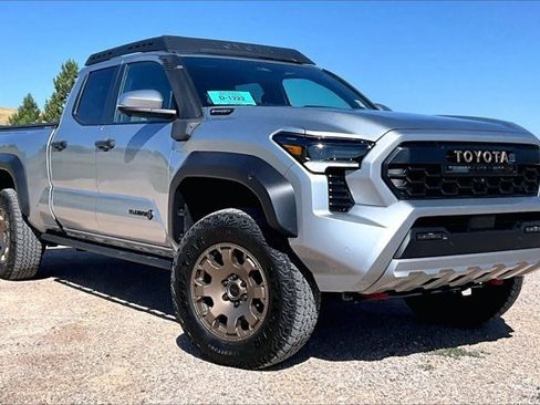 Used 2025 Toyota Tacoma 4x4 Double Cab Hybrid image 3